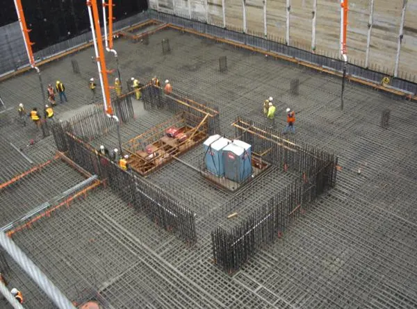 Raft foundation reinforcement arrangement